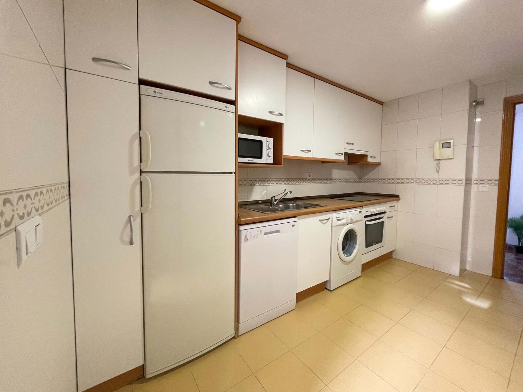 Apartamentos El Pilar Suites 3000 Zaragoza Luaran gambar