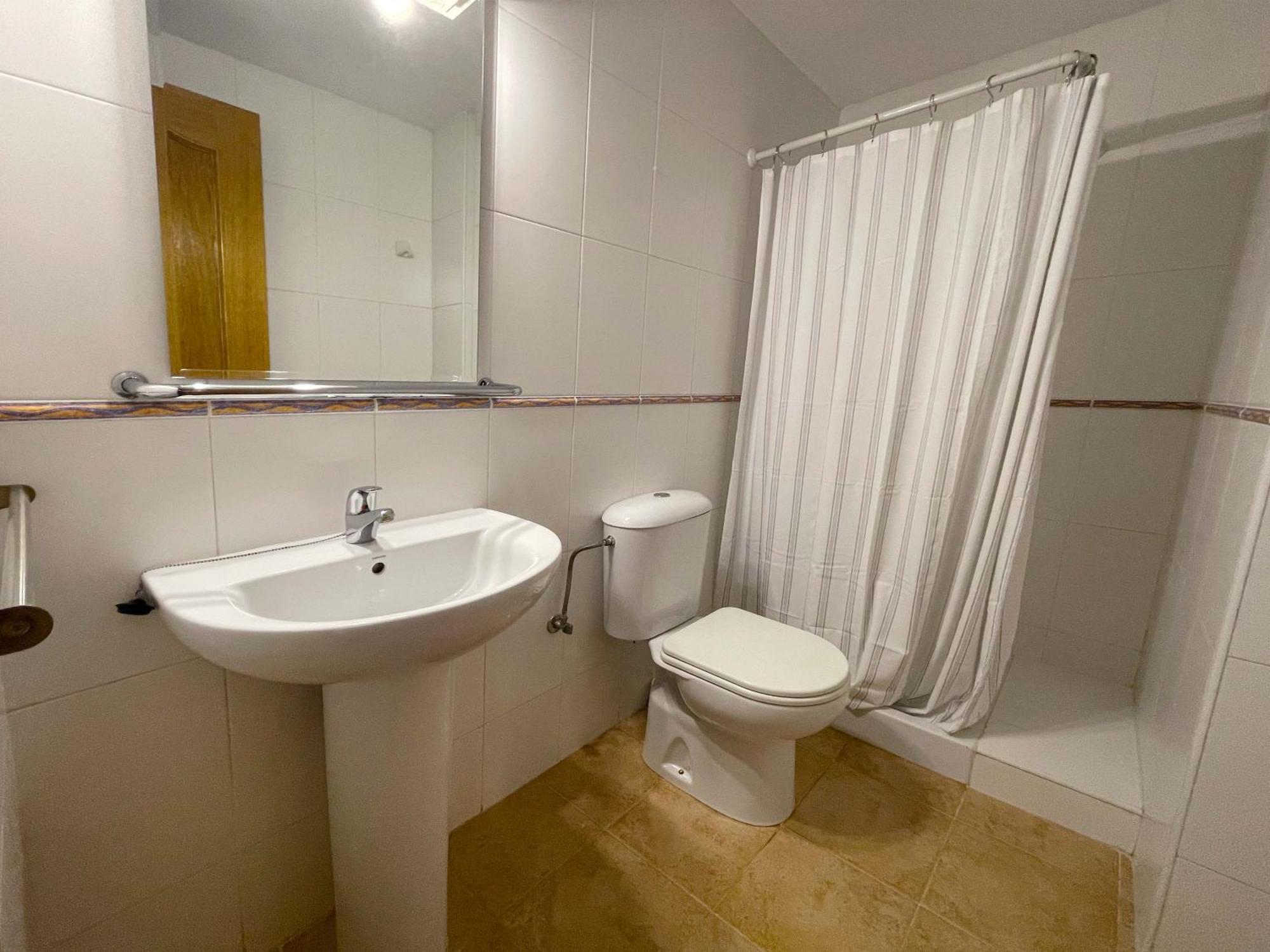 Apartamentos El Pilar Suites 3000 Zaragoza Luaran gambar